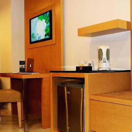 Grand Asia Hotel Makassar Extérieur photo