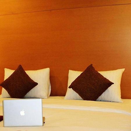Grand Asia Hotel Makassar Chambre photo