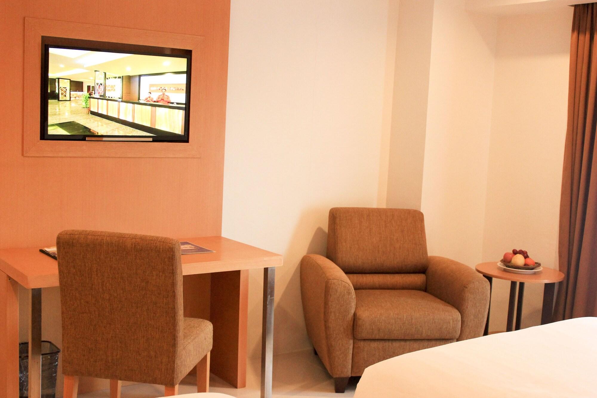 Grand Asia Hotel Makassar Extérieur photo
