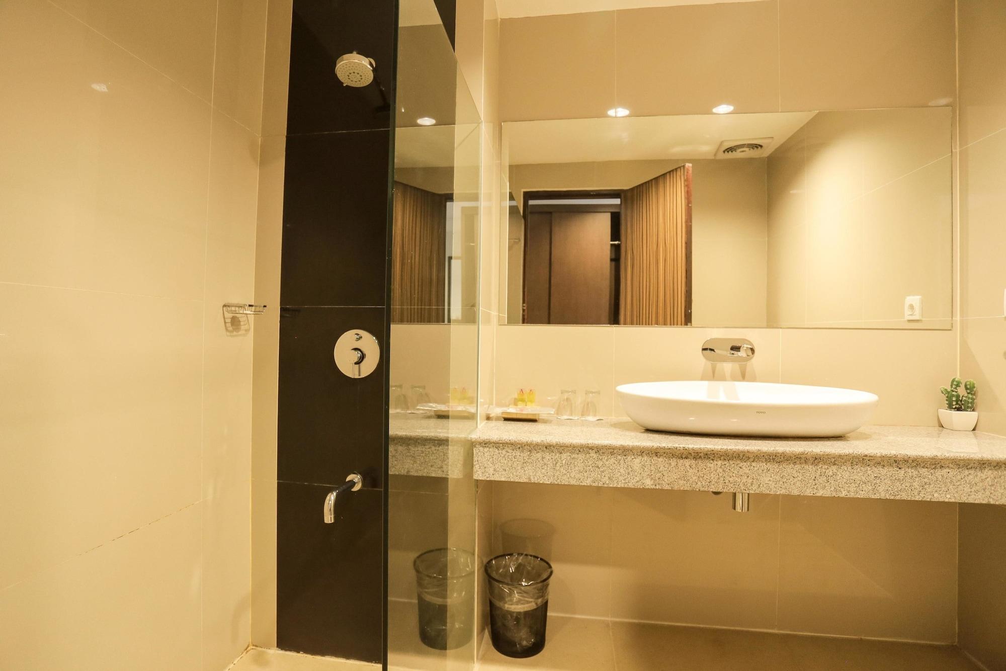 Grand Asia Hotel Makassar Extérieur photo